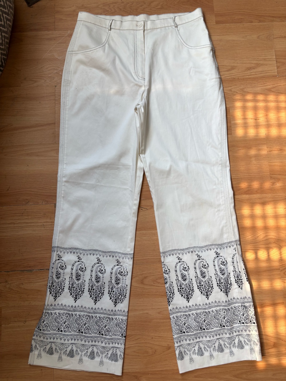 Peter Nygard White Wide Leg Pants with Black Paisley Border Sz 14